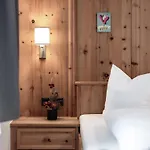Pirchhof Inklusive Sauna * סאוטנס