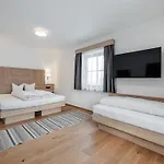 Pirchhof Inklusive Sauna סאוטנס