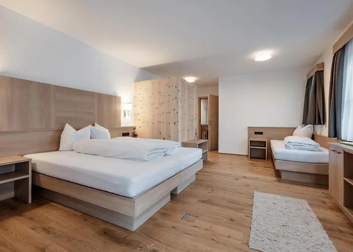 Pirchhof Inklusive Sauna * ساوتينس